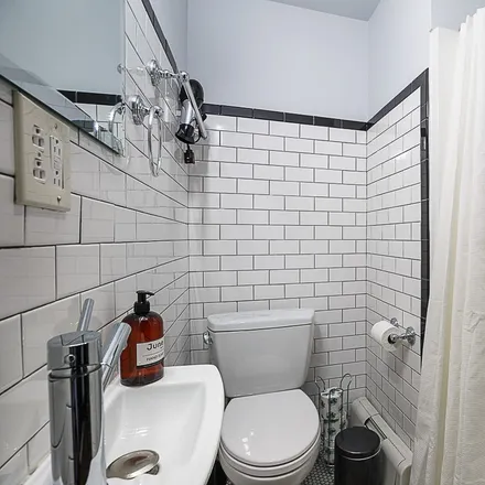 Image 7 - 509 East 87th Street - Room for rent