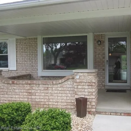 Image 2 - 39450 Bella Vista Drive, Sterling Heights, MI 48313, USA - House for sale