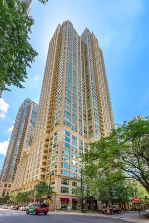 Buy this 1 bed condo on The Fordham in 11-25 East Superior Street, Chicago