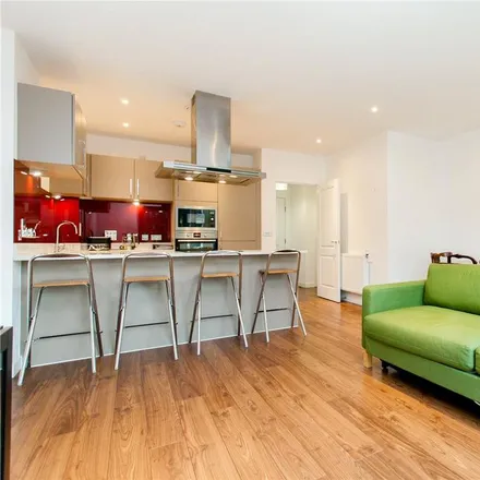 Image 7 - 13 Atkins Square, London, E5 8HH, United Kingdom - Apartment for rent