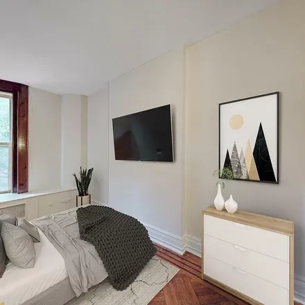 Rent this 2 bed townhouse on 236 West 75th Street in New York, NY 10023