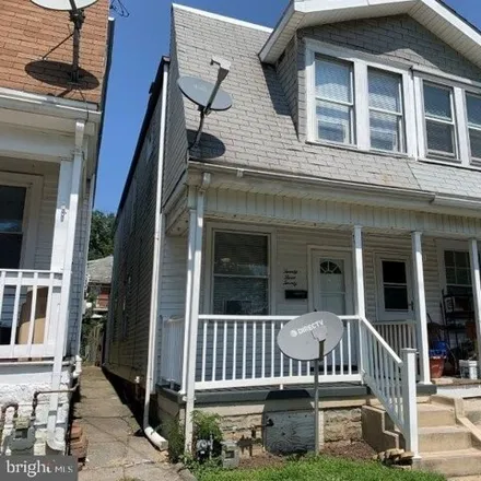 Buy this 3 bed duplex on 2301 Lawn Alley in Harrisburg, PA 17104