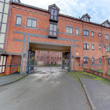Rent this 2 bed apartment on The Moorings in Warwick, CV31 3QA