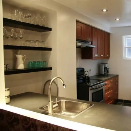 Image 5 - Cabbagetown South, Toronto, ON M5A 2T4, Canada - House for rent