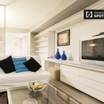 Rent this 1 bed apartment on Amaral in Calle de Julián Besteiro, 37