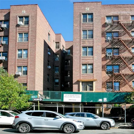 Image 1 - The Pembroke, 67-87 Booth Street, New York, NY 11375, USA - Condo for sale