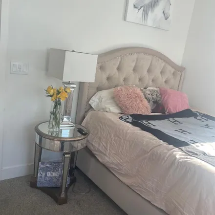 Rent this 1 bed room on Sequoia Hall in Jacaranda Bike Path, Los Angeles