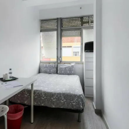 Rent this studio room on Praceta das Roiçadas in 2700-363 Amadora, Portugal