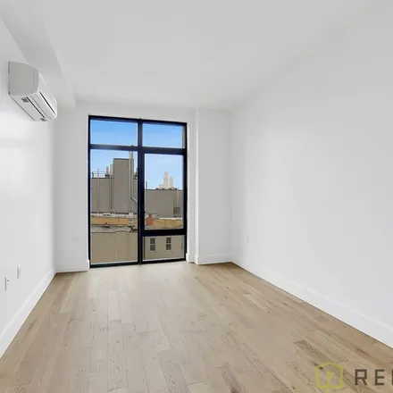 Image 9 - 590 Grand Street, New York, NY 11206, USA - Apartment for rent