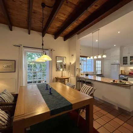 Image 2 - Arum Street, Newlands, Cape Town, 7700, South Africa - Apartment for rent