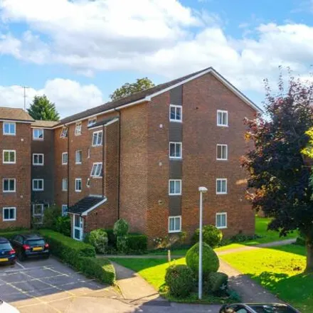 Buy this 2 bed apartment on Somers Place in Reigate, RH2 9NP