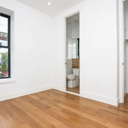 Rent this 3 bed apartment on 122 29th Street in New York, NY 11232