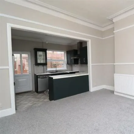 Image 3 - Hampton Road, Stockton-on-Tees, TS18 4DX, United Kingdom - Townhouse for sale