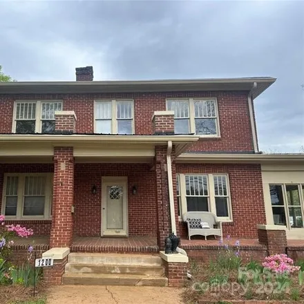 Buy this 5 bed house on 425 Welsh Avenue in Welsh Heights, Monroe