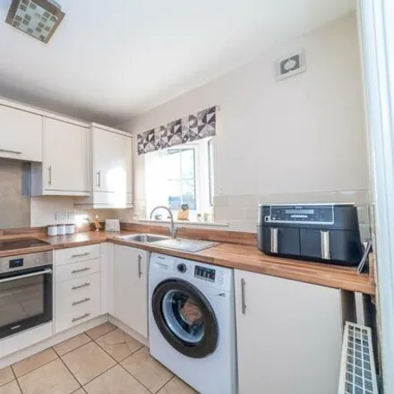 Image 2 - Thatchwood Close, Pelsall, WS3 4AR, United Kingdom - Townhouse for sale