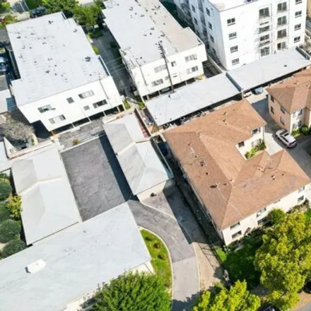 Image 6 - 914 Gramercy Drive, Los Angeles, CA 90019, USA - House for sale