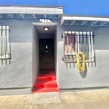 Image 3 - 136 East 118th Place, Los Angeles, CA 90061, USA - Duplex for sale