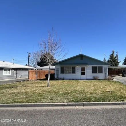 Buy this 3 bed house on 1573 Queen Avenue in Yakima, WA 98902