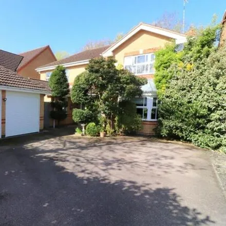 Buy this 4 bed house on Park Meadow Close in Barton-le-Clay, MK45 4SB