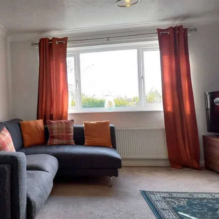 Rent this 3 bed house on Rotherham in S61 3DD, United Kingdom