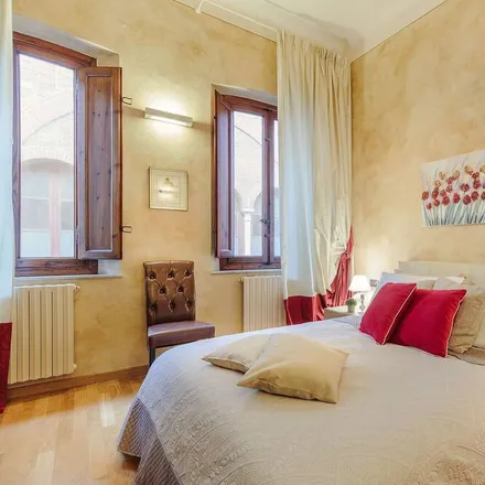 Rent this 3 bed apartment on Lucca