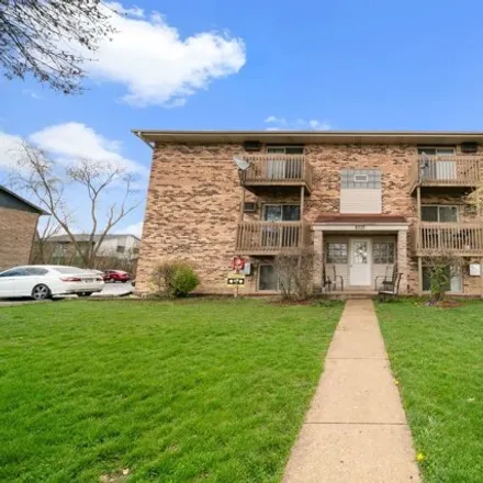Buy this 2 bed condo on 8381 Woodland Drive in Darien, IL 60561