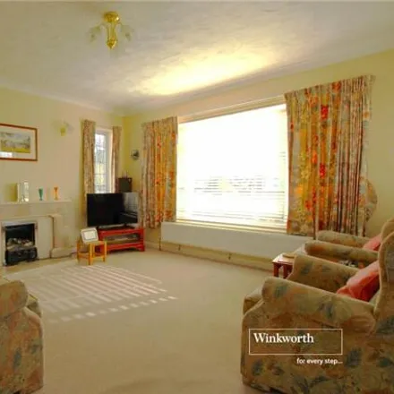 Image 3 - Forest Close, Highcliffe-on-Sea, BH23 4QF, United Kingdom - House for sale