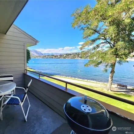 Buy this 2 bed apartment on Beach Court in Chelan County, WA 98831