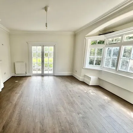 Rent this 5 bed duplex on 150 Argyle Road in London, W13 8EL