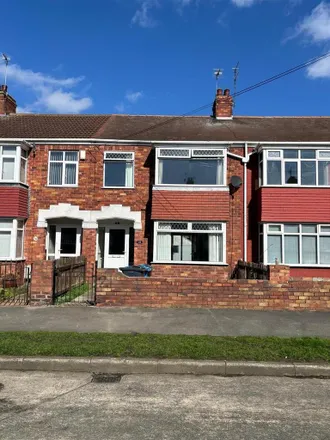 Rent this 3 bed townhouse on Westgarth Avenue in Hull, HU6 8LS