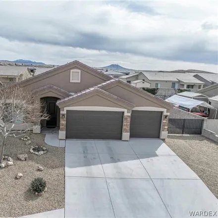 Buy this 3 bed house on 3240 Amanda Avenue in Kingman, AZ 86401