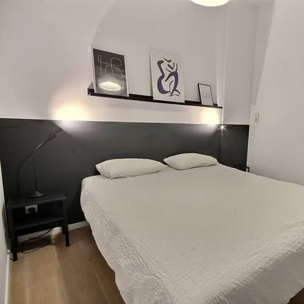 Rent this 1 bed apartment on Liège