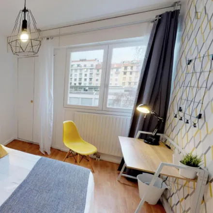 Rent this 3 bed room on 92 Rue Bugeaud in 69006 Lyon, France