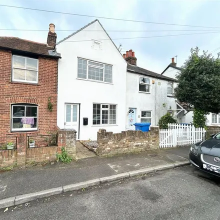 Rent this 3 bed townhouse on Westborough Road in Maidenhead, SL6 4AS