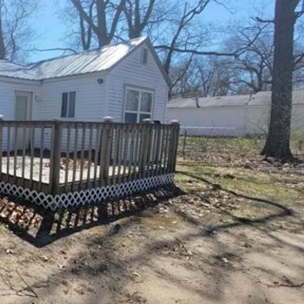 Buy this 1 bed house on 2422 James Avenue in Muskegon Charter Township, MI 49442