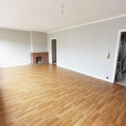 Image 3 - Rue de Huy 41, 4300 Waremme, Belgium - Apartment for rent