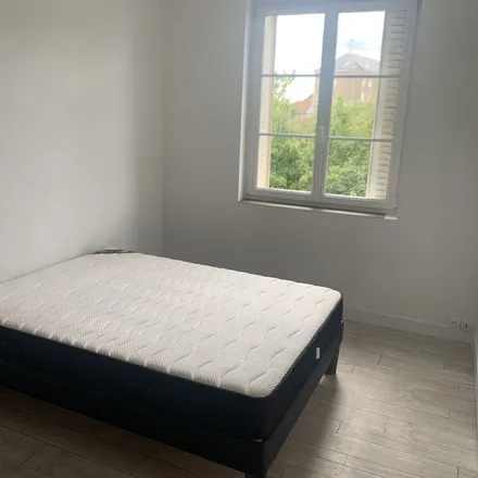 Rent this 3 bed apartment on 3 Rue de la Chaussée in 61000 Alençon, France