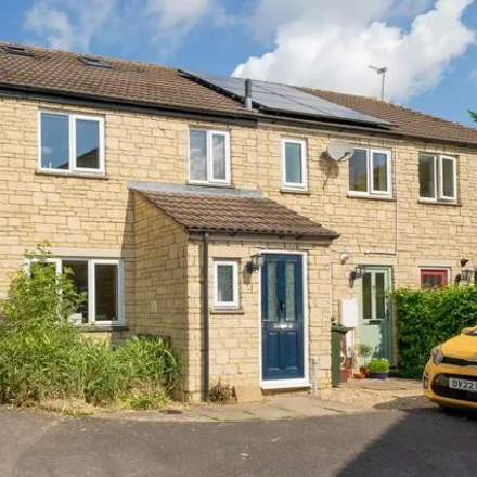 Buy this 4 bed duplex on Avocet Way in Bicester, OX26 6YN