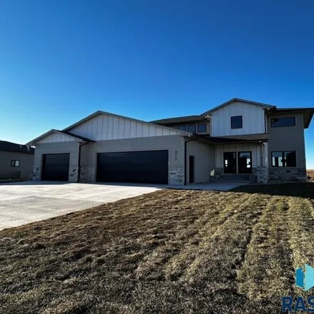 Buy this 3 bed house on 4117 N Interlachen Trl in Sioux Falls, South Dakota