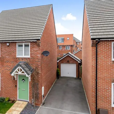 Buy this 4 bed house on Goldcrest Gardens in West Hagbourne, OX11 6HX