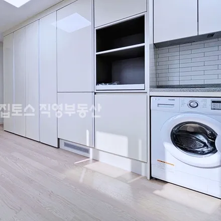 Rent this studio apartment on 서울특별시 관악구 봉천동 1624-22
