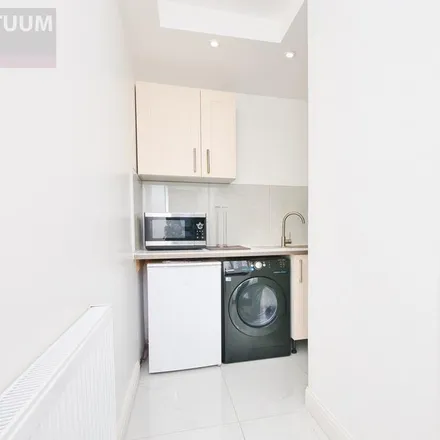 Rent this studio apartment on 68 Wensleydale Avenue in London, IG5 0NB