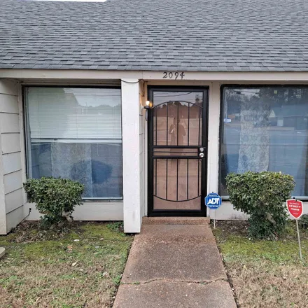 Buy this 3 bed townhouse on 2001 Seven Oaks Drive in Memphis, TN 38116