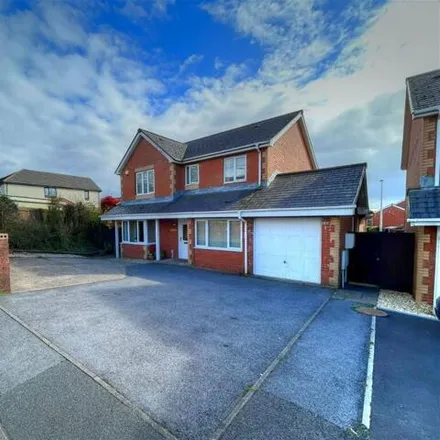 Buy this 4 bed house on Maes Derwen in Llanelli, Sa14 6sw