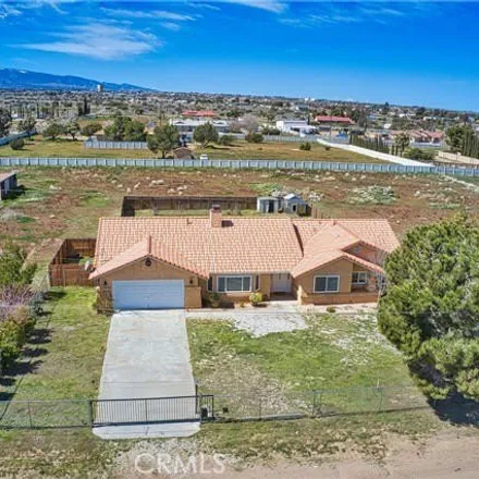Image 3 - 10228 Joshua Road, San Bernardino County, CA 92344, USA - House for sale