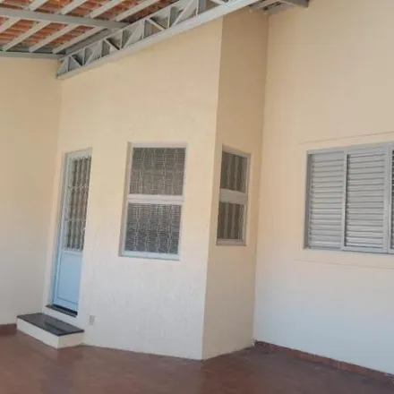 Rent this 3 bed house on Escola Pública Estadual de Urubupungá in Avenida Brasil Sul 920, Recanto das Orquídeas