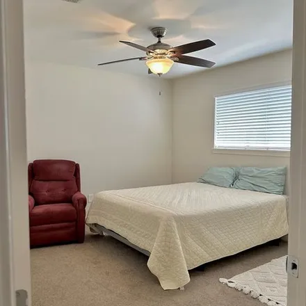 Rent this 3 bed apartment on 4469 Lafayette in Bellaire, TX 77401