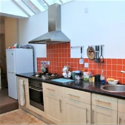 Rent this 4 bed duplex on Lower Edgbaston Reservoir in Mostyn Road, Chad Valley