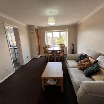 Image 3 - Kingston Road, Spelthorne, TW18 4LS, United Kingdom - Apartment for rent