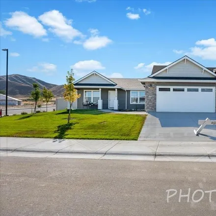 Buy this 4 bed house on 1020 Augusta Drive in Nampa, ID 83686
